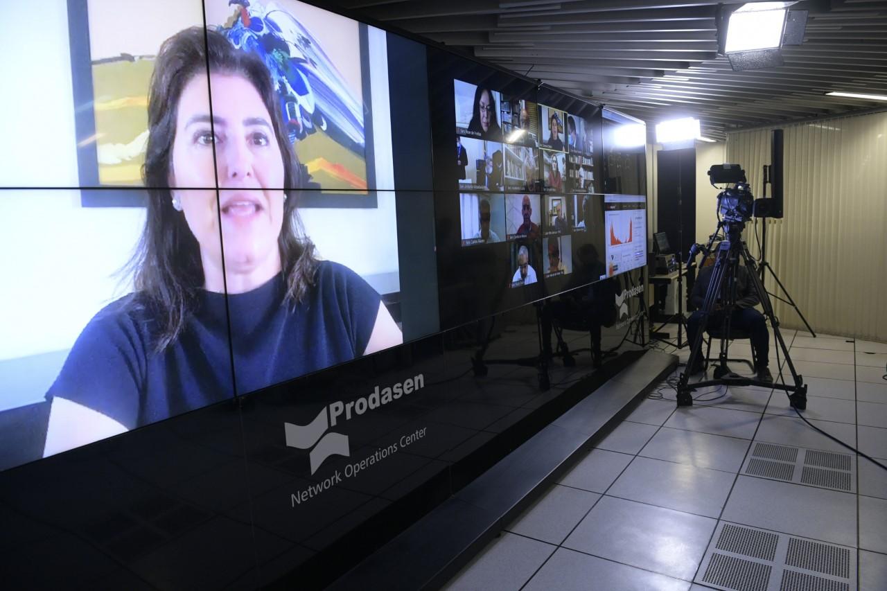 Simone Tebet acredita que, na hora certa, a maioria das pessoas vai optar por se vacinar contra covid-19 Simone Tebet acredita que, na hora certa, a maioria das pessoas vai optar por se vacinar contra covid-19