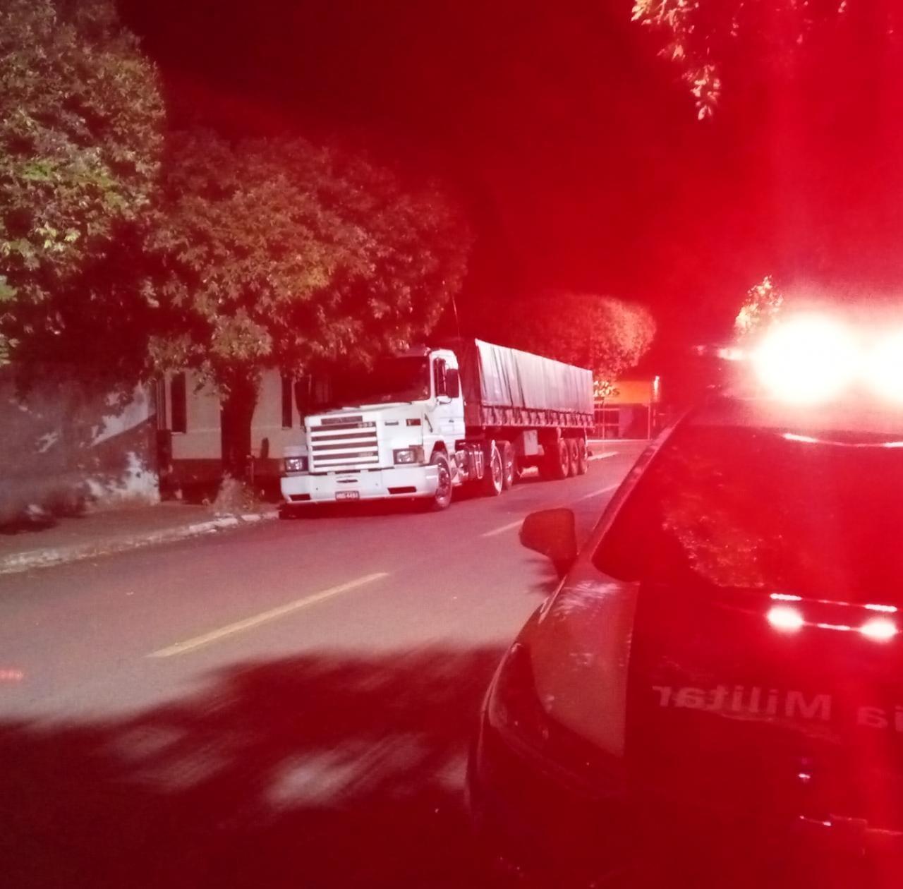Rastreador ajudou a polícia para encontrar caminhão que seria levado para Ponta Porã Rastreador ajudou a polícia para encontrar caminhão que seria levado para Ponta Porã