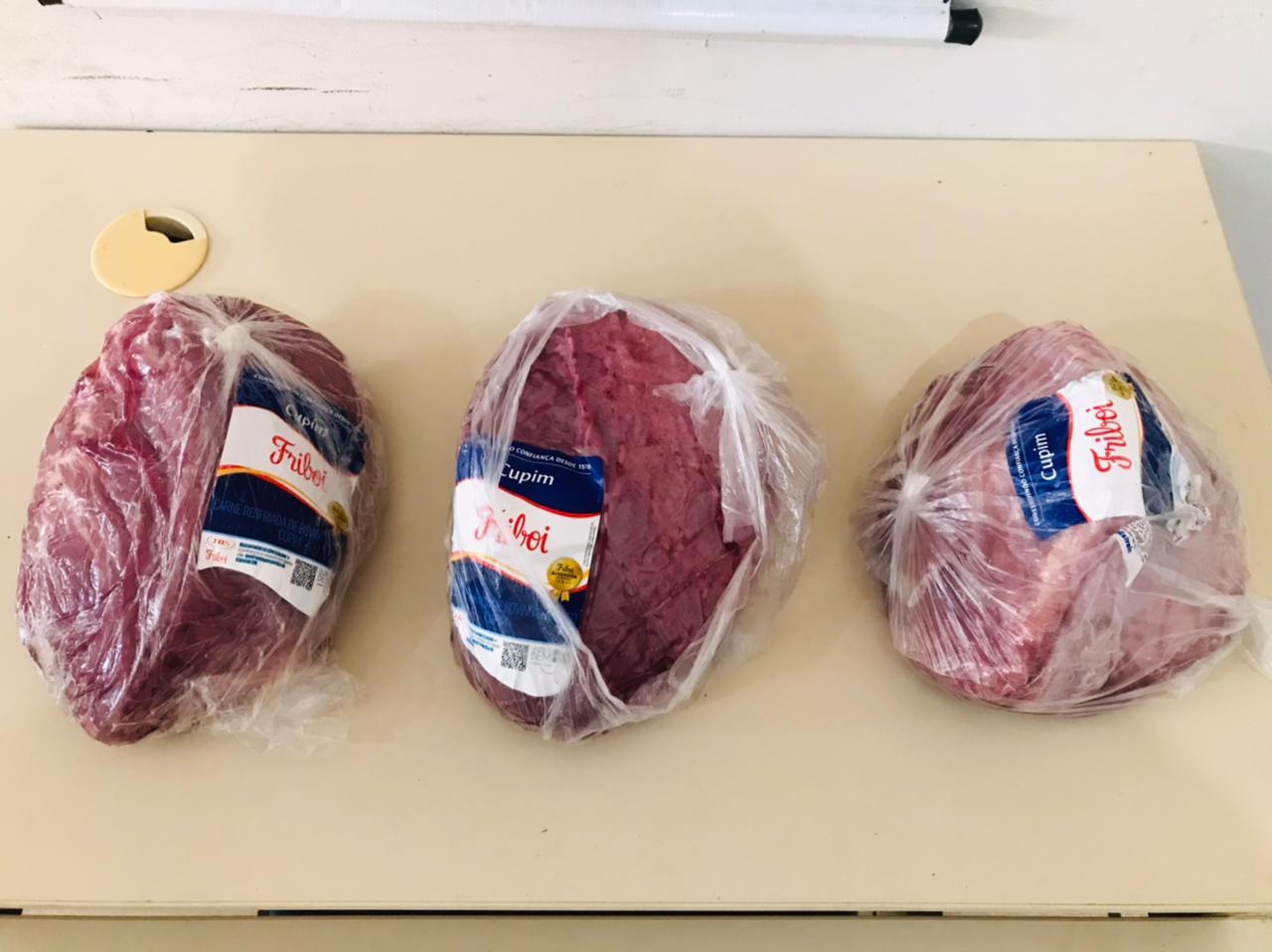 Mulher que furtou peças de cupim em supermercado disse à polícia que iria fazer um churrasco 