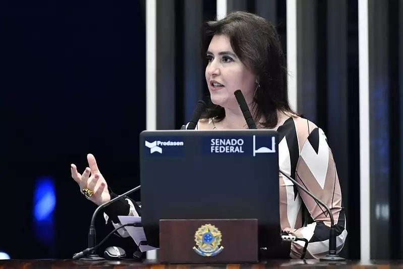 Primeira candidata mulher, Simone diz ter orgulho do 'posto' no Senado 