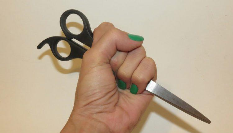 Mulher ataca marido com ‘tesourada’ na genital e acaba presa em Costa Rica-MS Mulher ataca marido com ‘tesourada’ na genital e acaba presa em Costa Rica-MS