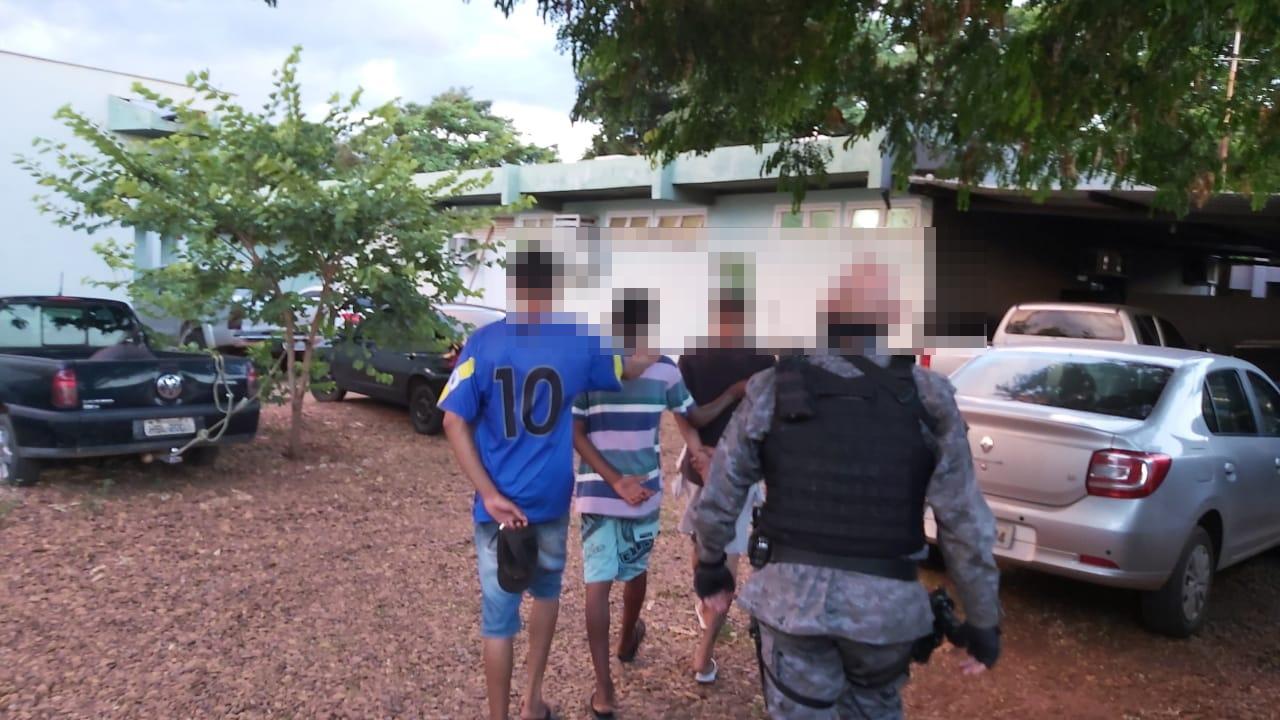 Ação entre SIG e PM esclarece assalto em minutos; envolvidos foram localizados no Novo Oeste Ação entre SIG e PM esclarece assalto em minutos; envolvidos foram localizados no Novo Oeste