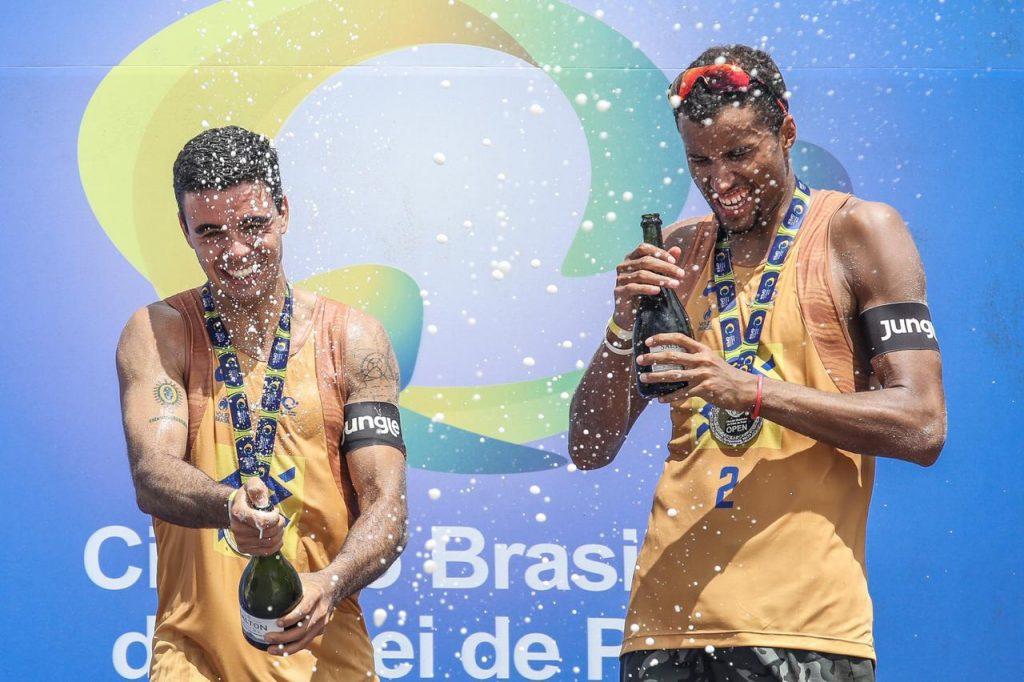 Três-lagoense conquista medalha de ouro no Circuito Brasileiro de Vôlei de Praia no RJ 