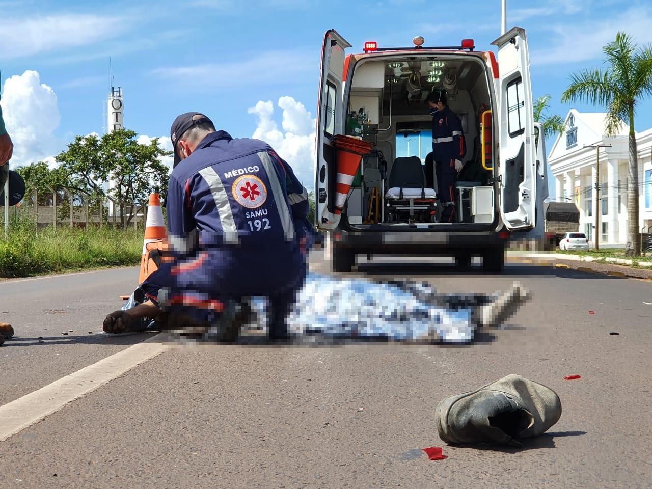 Acidente entre moto e carreta deixa uma vítima fatal no bairro Jardim Alvorada Acidente entre moto e carreta deixa uma vítima fatal no bairro Jardim Alvorada
