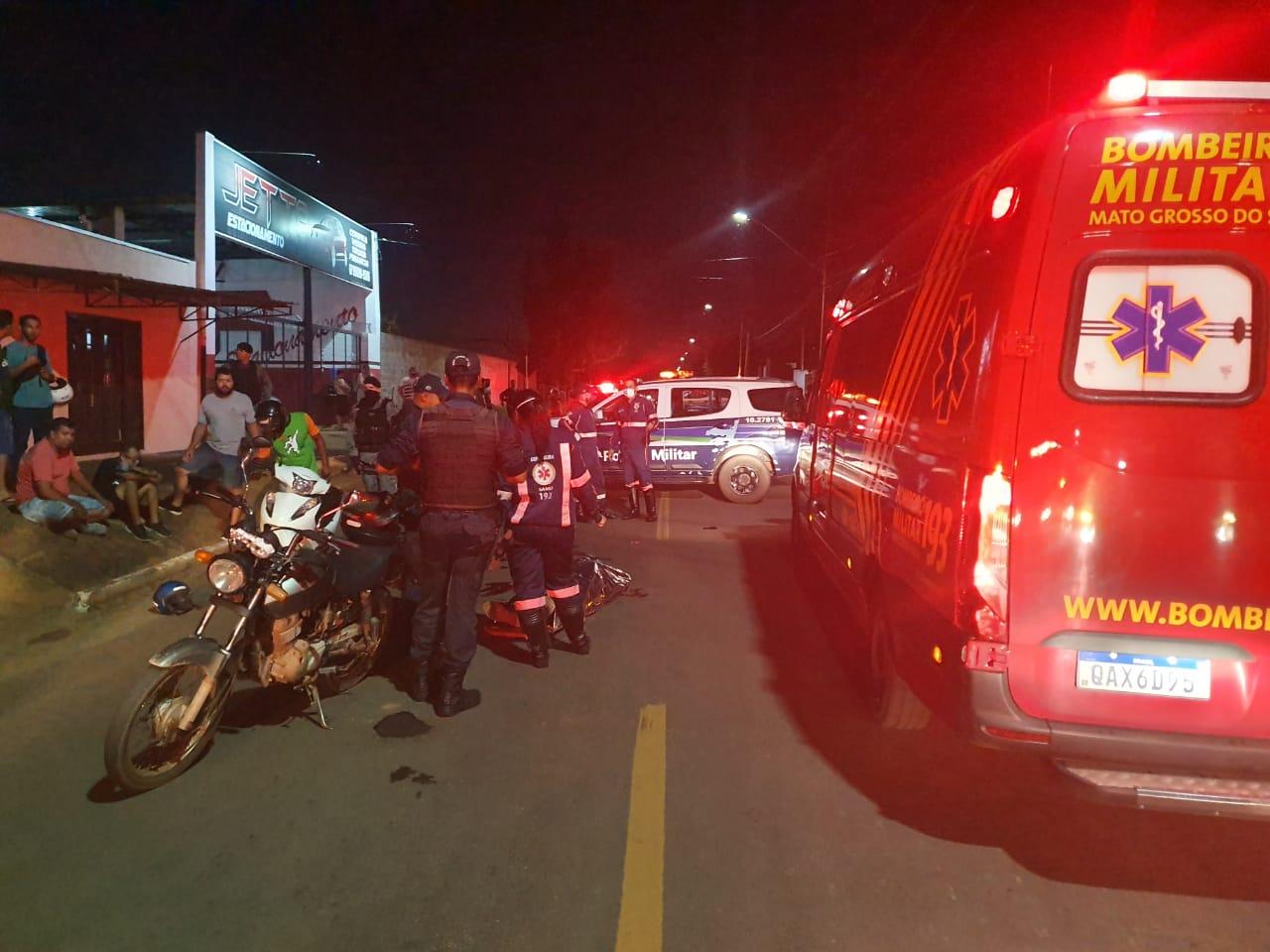 Assaltantes entram em confronto com policial que reage em assalto; um morre e outro foi socorrido em estado grave ao hospital 