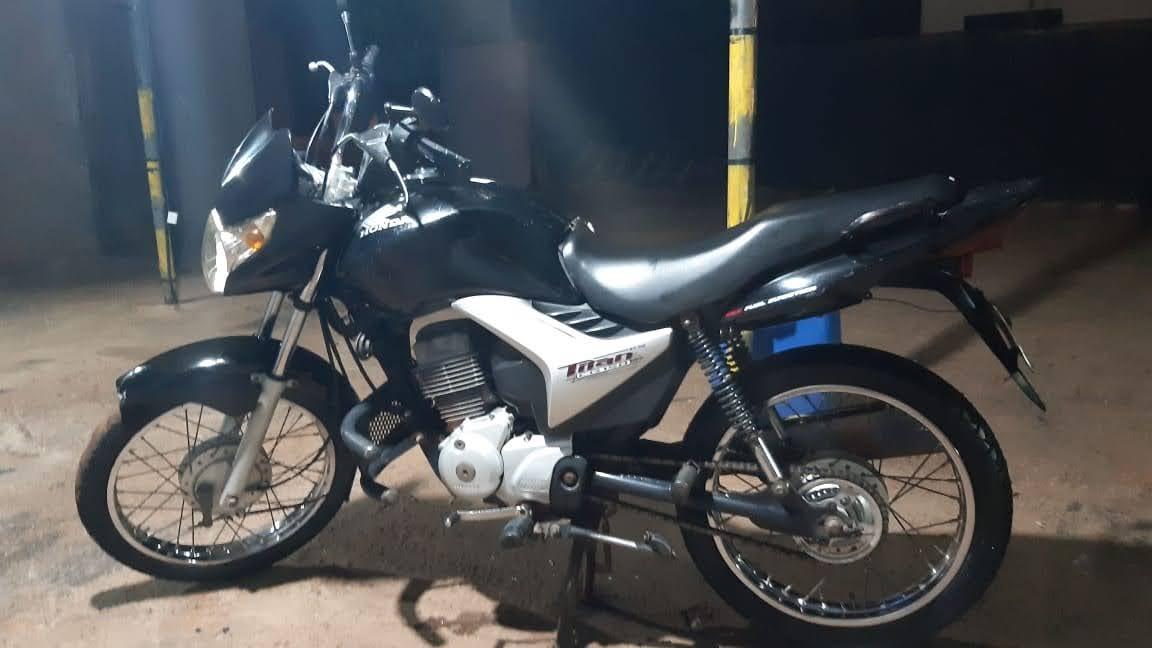Mestre de capoeira pede ajuda nos grupos de WhatsApp para recuperar sua moto furtada no bairro Jd. Das Paineiras Mestre de capoeira pede ajuda nos grupos de WhatsApp para recuperar sua moto furtada no bairro Jd. Das Paineiras