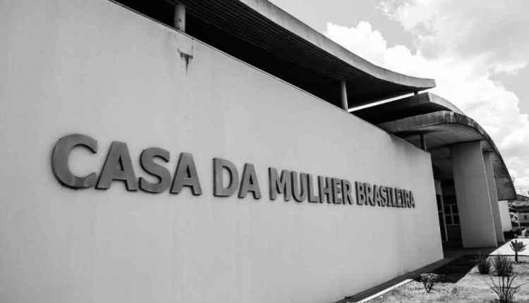 Mulher mantida como escrava por idosas deve voltar para casa com ajuda da polícia Mulher mantida como escrava por idosas deve voltar para casa com ajuda da polícia