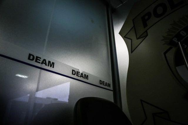 Ex quebra tornozeleira, invade casa de mulher e chuta guardas em Campo Grande