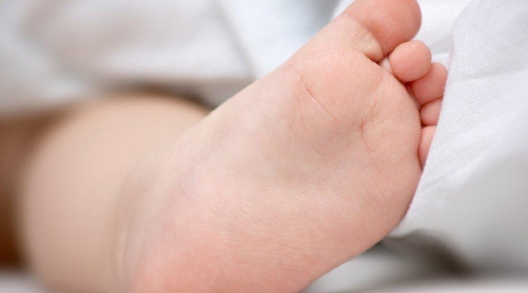Homem vai parar na delegacia após dar soco em estômago de bebê