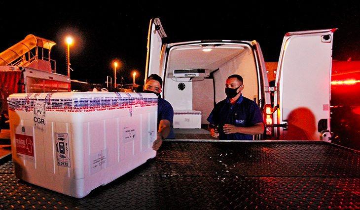 MS recebe 70 mil doses da Pfizer e Coronavac na manhã desta sexta-feira