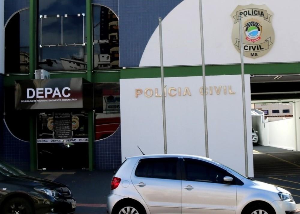 Casal é preso com maconha embaixo da cama e confessa que traz ilícito do Paraguai Casal é preso com maconha embaixo da cama e confessa que traz ilícito do Paraguai