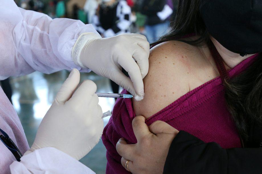 COVID-19 – TL anuncia vacinação para 26 anos ou mais de idade, 2ª dose de Pfizer e Coronavac nos Postinhos e Central de Imunização, entenda COVID-19 – TL anuncia vacinação para 26 anos ou mais de idade, 2ª dose de Pfizer e Coronavac nos Postinhos e Central de Imunização, entenda