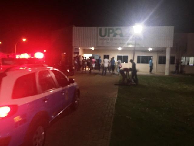 Jovem da entrada em UPA com diversos ferimentos e Polícia procura autores de agressão Jovem da entrada em UPA com diversos ferimentos e Polícia procura autores de agressão
