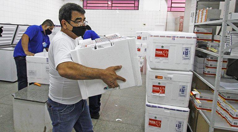 MS recebe nova remessa com 70,8 mil doses de Coronavac e Pfizer nesta sexta MS recebe nova remessa com 70,8 mil doses de Coronavac e Pfizer nesta sexta