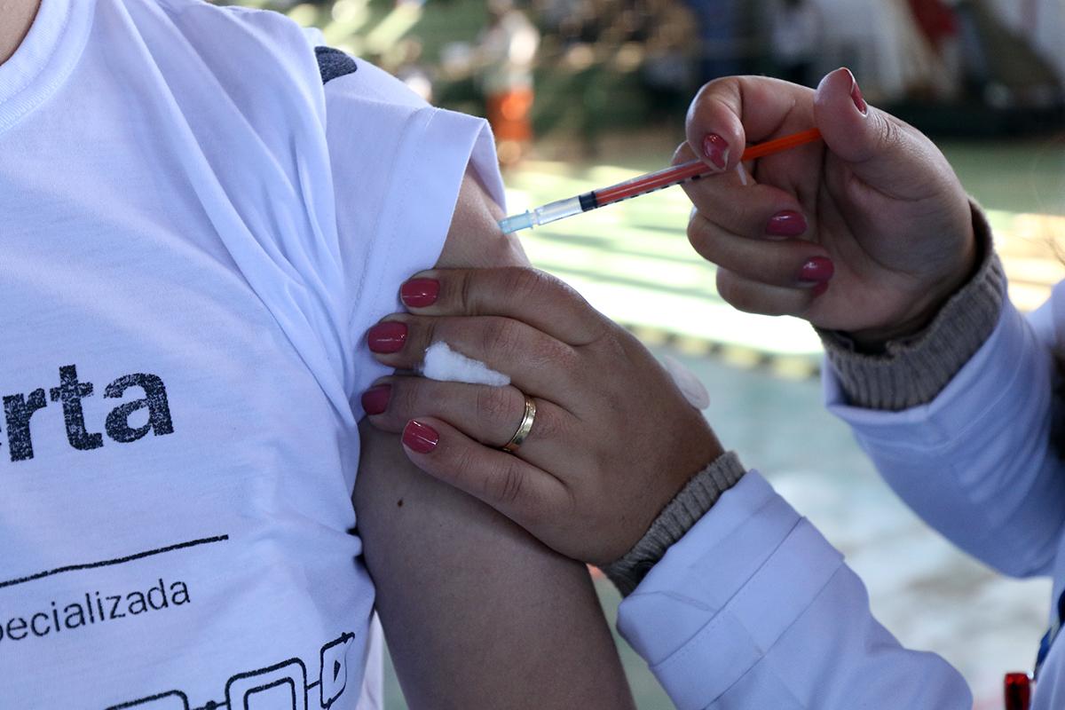 Saúde de Três Lagoas vacinou 1.470 pessoas com 17 anos ou mais no último final de semana