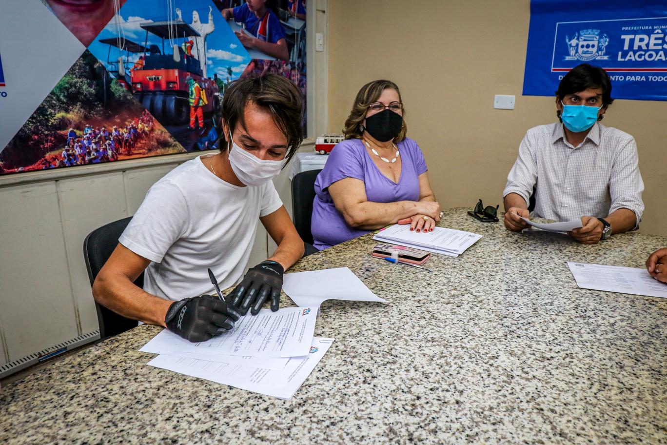 Membros são empossados no Primeiro Conselho Municipal da Diversidade Sexual LGBT em TL