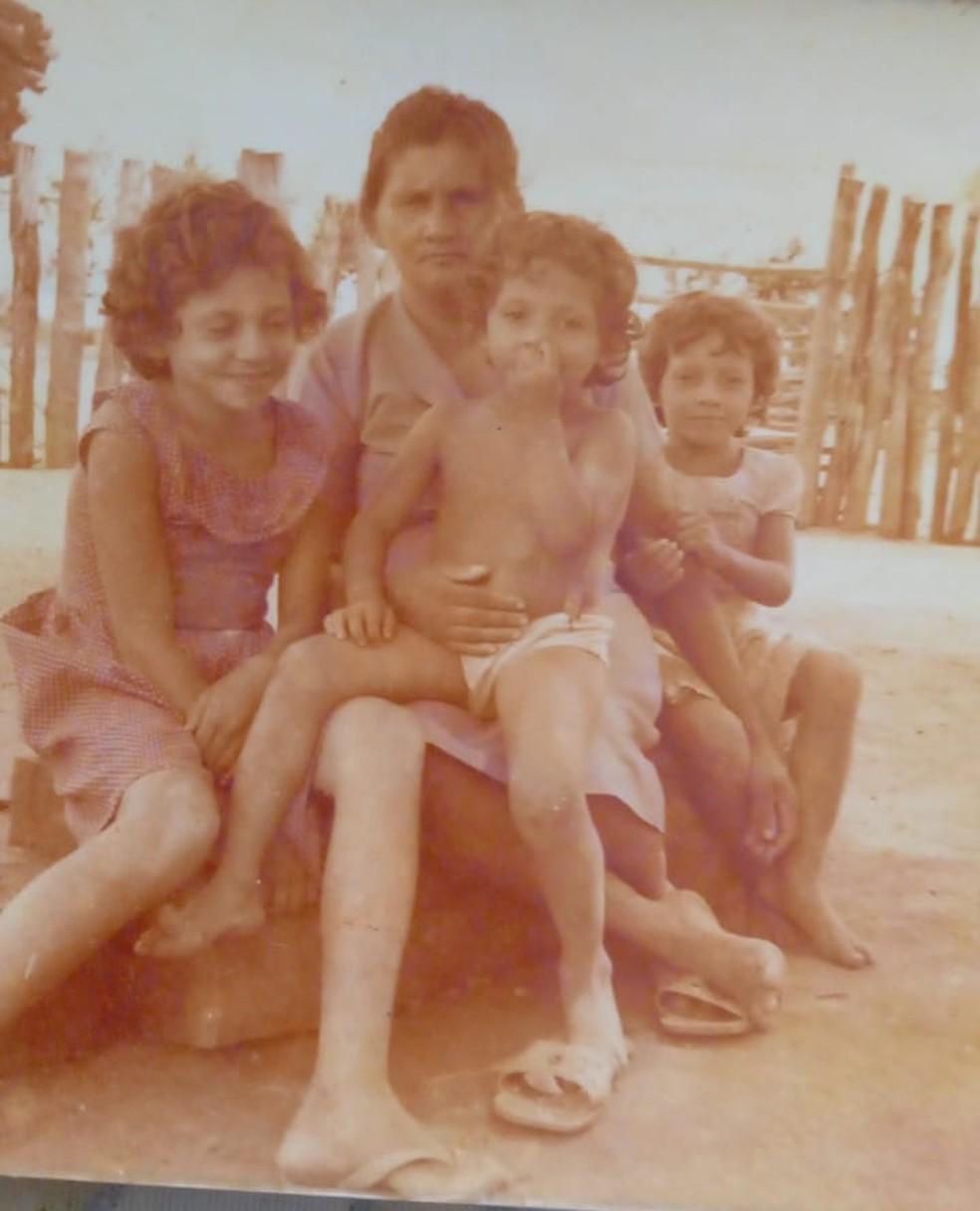 Filhas reencontram pai em MS 39 anos após ele sair de Pernambuco para trabalhar: 
