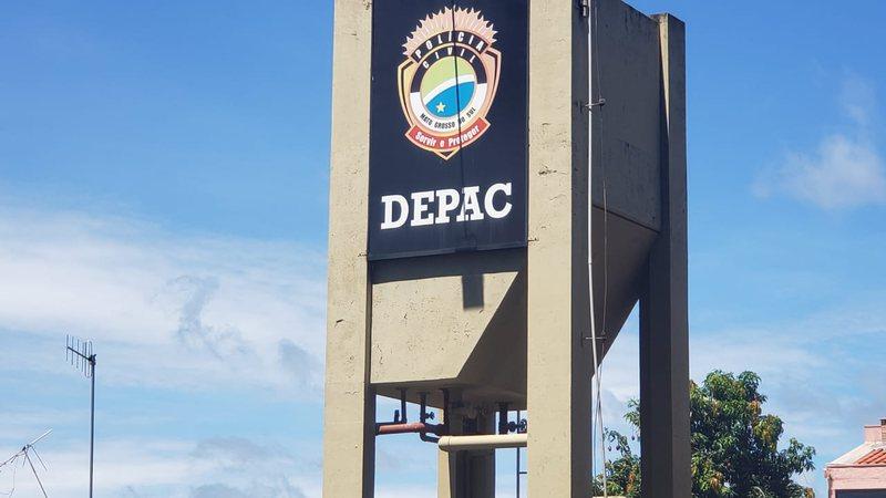 Após bebedeira, filho atinge mãe com facada na perna em Douradina Após bebedeira, filho atinge mãe com facada na perna em Douradina