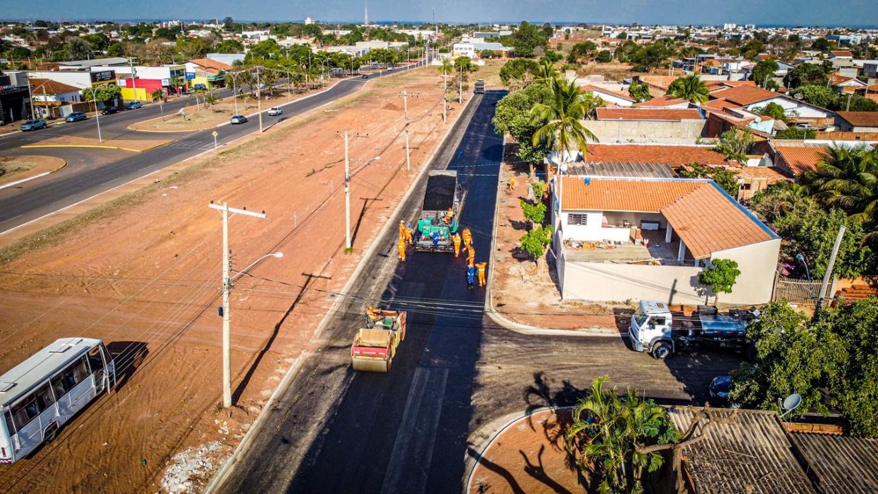 Bairro Jardim Brasília recebe obras de pavimentação Bairro Jardim Brasília recebe obras de pavimentação