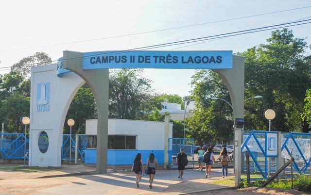 Com 5,5 mil vagas, UFMS tem três opções de ingresso e aulas serão presenciais em 2022 Com 5,5 mil vagas, UFMS tem três opções de ingresso e aulas serão presenciais em 2022