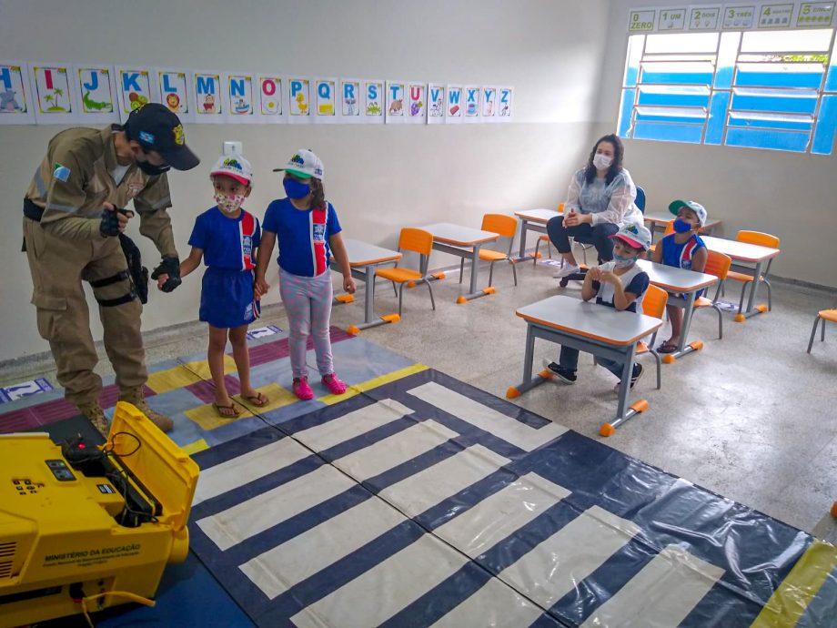 Diretoria Municipal de Trânsito inicia ações da “Semana Nacional de Trânsito” Diretoria Municipal de Trânsito inicia ações da “Semana Nacional de Trânsito”