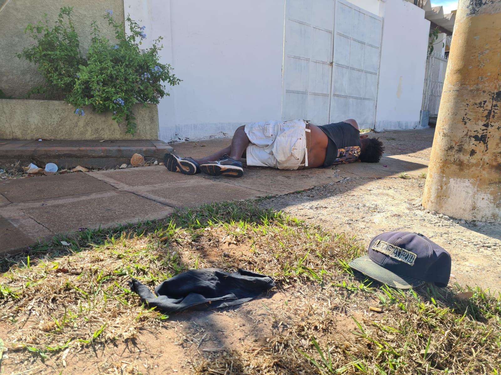 Discussão por R$3 termina com morador de rua espancado em Três Lagoas Discussão por R$3 termina com morador de rua espancado em Três Lagoas