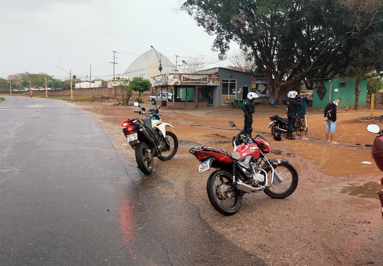 Dupla é detida por Tráfico de Drogas e Direção Perigosa no bairro Vila Alegre