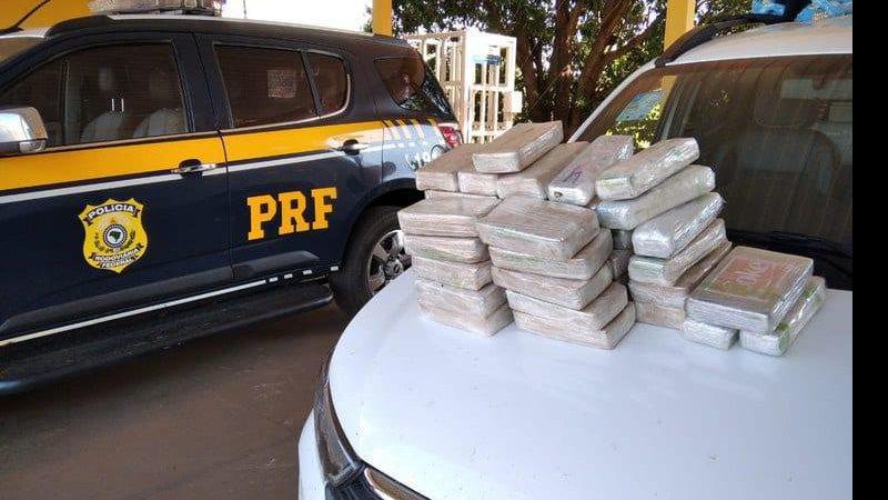 Durante fuga de traficante, PRF atira contra pneus e dois são presos com cocaína Durante fuga de traficante, PRF atira contra pneus e dois são presos com cocaína