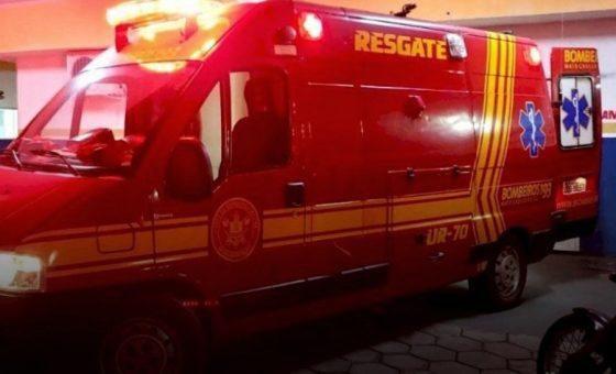 Homem é encontrado com braço e perna quebrada após levar tiros Homem é encontrado com braço e perna quebrada após levar tiros