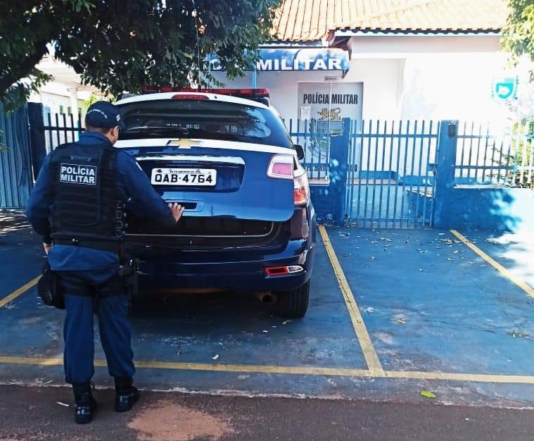 Homem é preso por estupro de vulnerável praticado contra a enteada em Santa Rita do Pardo. Homem é preso por estupro de vulnerável praticado contra a enteada em Santa Rita do Pardo.