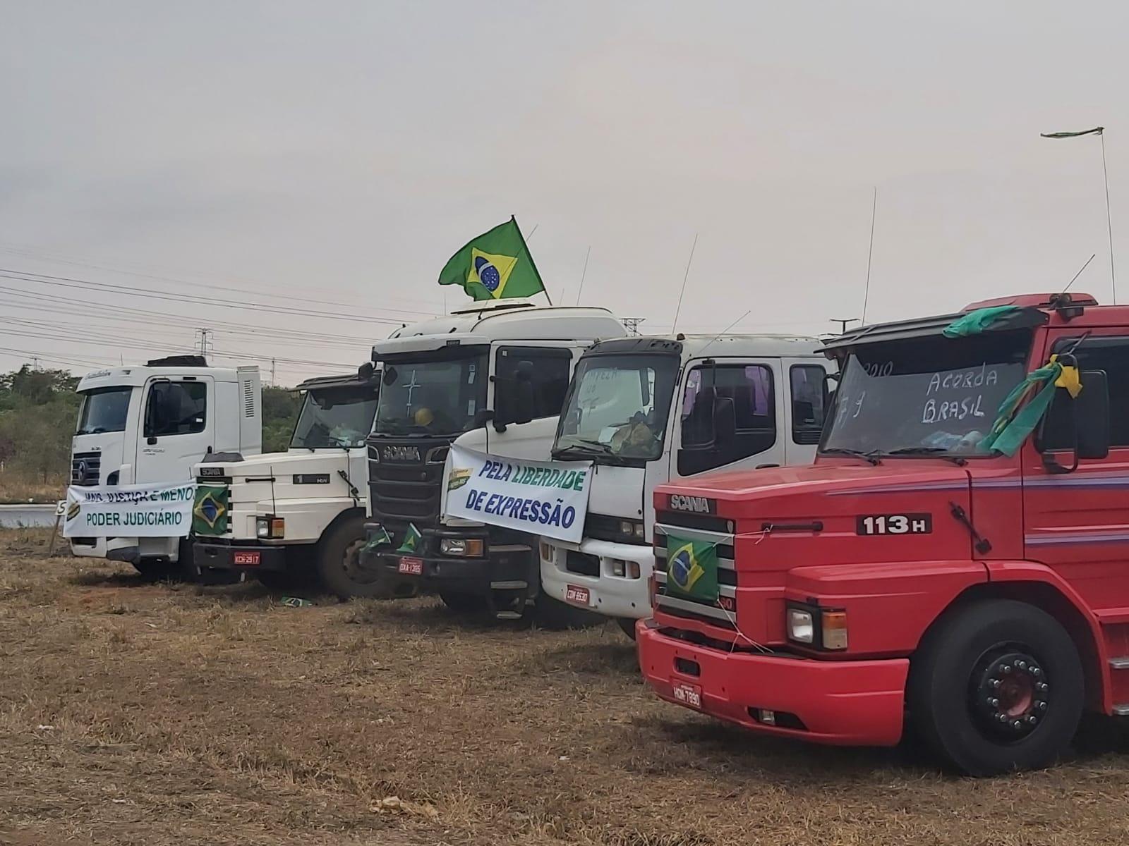 Manifestação dos caminhoneiros acontece de forma pacífica e não bloqueia BR-262 Manifestação dos caminhoneiros acontece de forma pacífica e não bloqueia BR-262