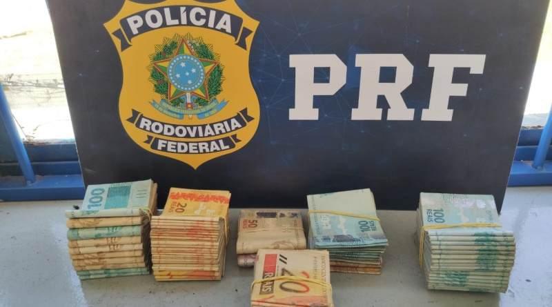 Motorista de ônibus e auxiliar são presos com cocaína e mais de R$ 45 mil na BR-262