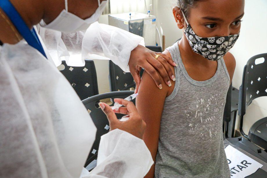866 crianças e adolescente foram imunizadas na Campanha Multivacinação, mas 1.150 ainda precisam atualizar a carteirinha