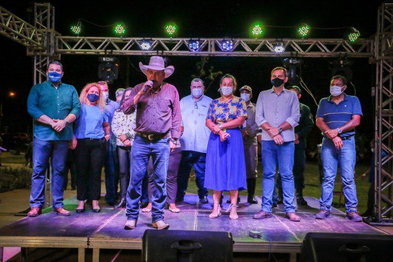 Praça do Nova Ipanema é inaugurada sob compromisso de ainda mais obras para o bairro e região