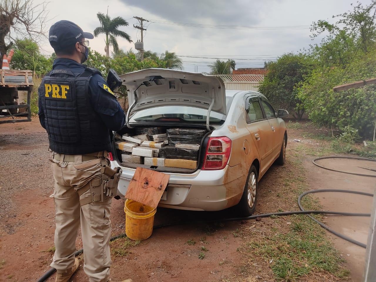 PRF apreende 409 Kg de maconha e recupera veículo em Três Lagoas (MS)