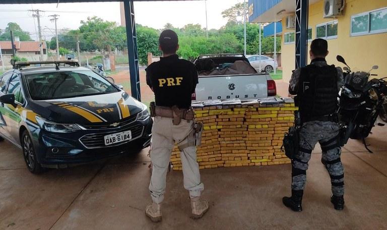 PRF apreende meia tonelada de maconha em Três Lagoas PRF apreende meia tonelada de maconha em Três Lagoas