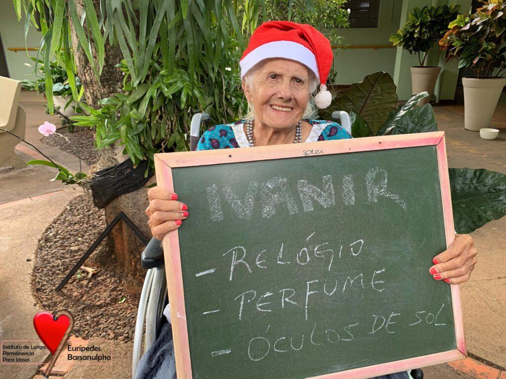 Campanha “Natal de Luz” leva amor e afeto ao Lar dos Idosos de Três Lagoas