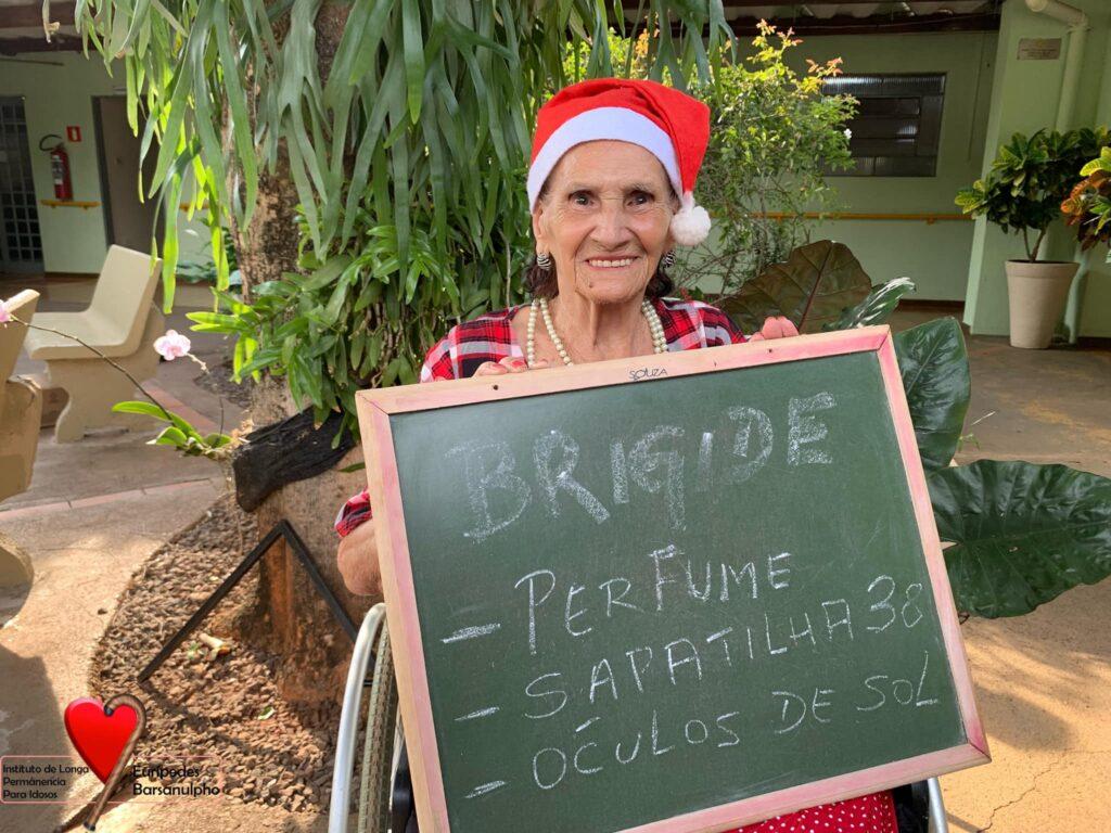 Campanha “Natal de Luz” leva amor e afeto ao Lar dos Idosos de Três Lagoas