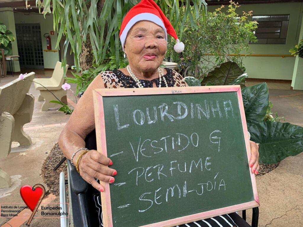 Campanha “Natal de Luz” leva amor e afeto ao Lar dos Idosos de Três Lagoas