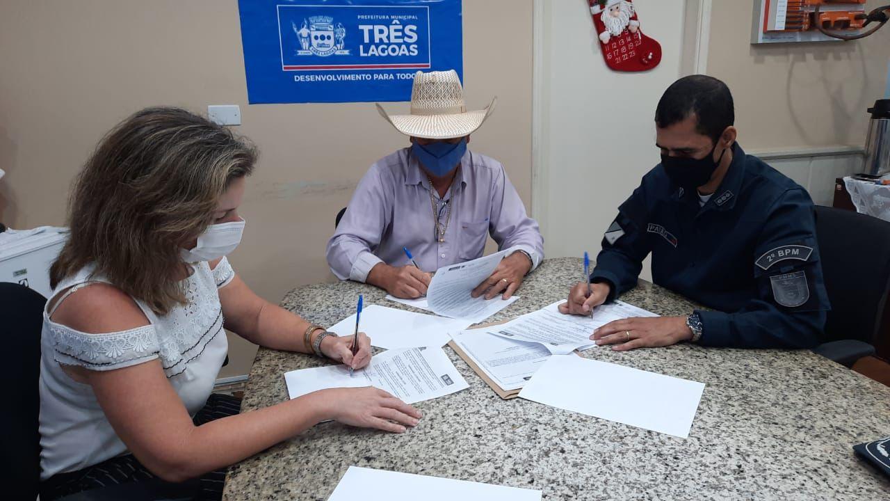 Assistência Social e Polícia Militar de Três Lagoas assinam termo de cooperação para a Patrulha Mirim