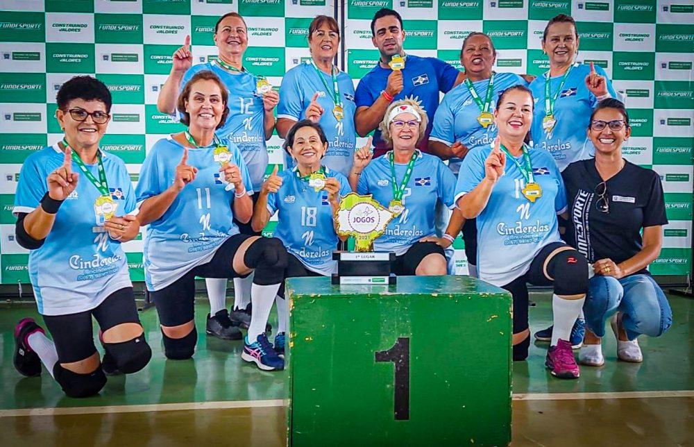 Com equipe feminina da Casa campeã no vôlei adaptado Com equipe feminina da Casa campeã no vôlei adaptado