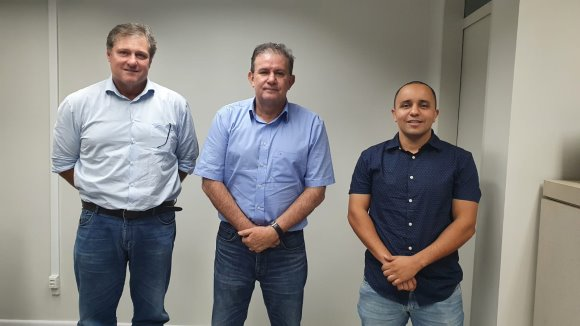 Em seu gabinete, Eduardo Rocha recebe representantes da Abrasel e Sindicato Rural de TL Em seu gabinete, Eduardo Rocha recebe representantes da Abrasel e Sindicato Rural de TL