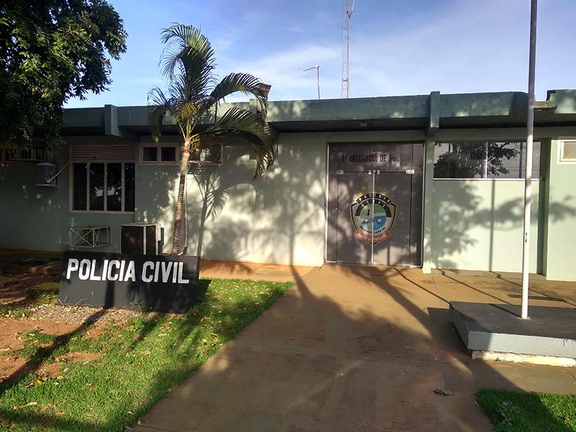Microfone, fone de ouvido e celular são roubados em assalto na Rua Bahia Microfone, fone de ouvido e celular são roubados em assalto na Rua Bahia