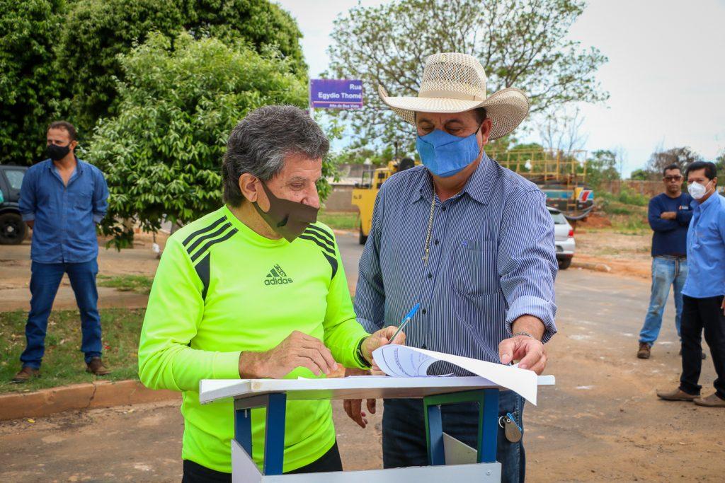 Ordem de serviço para recapeamento do bairro Alto da Boa Vista é assinada