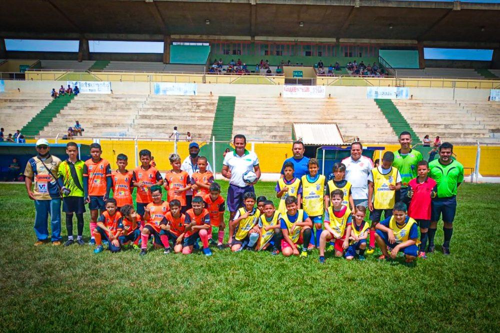 Seletiva para equipe base do Flamengo destaca escolhido para treinamento em Curitiba