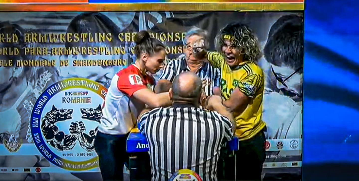 Com apoio da SEJUVEL, atleta de luta de braço conquista o título de campeã mundial na Romênia