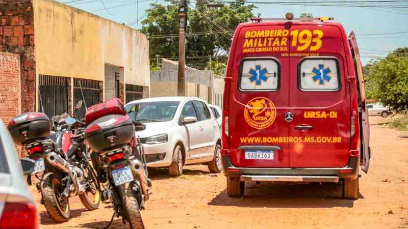 Comerciante liga máquina em poste de energia e morre eletrocutado no Jardim Tijuca Comerciante liga máquina em poste de energia e morre eletrocutado no Jardim Tijuca
