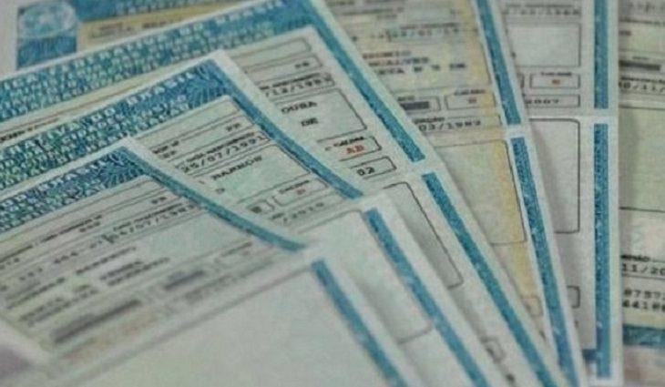 Prazo para renovação de CNH vencida em dezembro de 2020 encerra nesta sexta-feira Prazo para renovação de CNH vencida em dezembro de 2020 encerra nesta sexta-feira