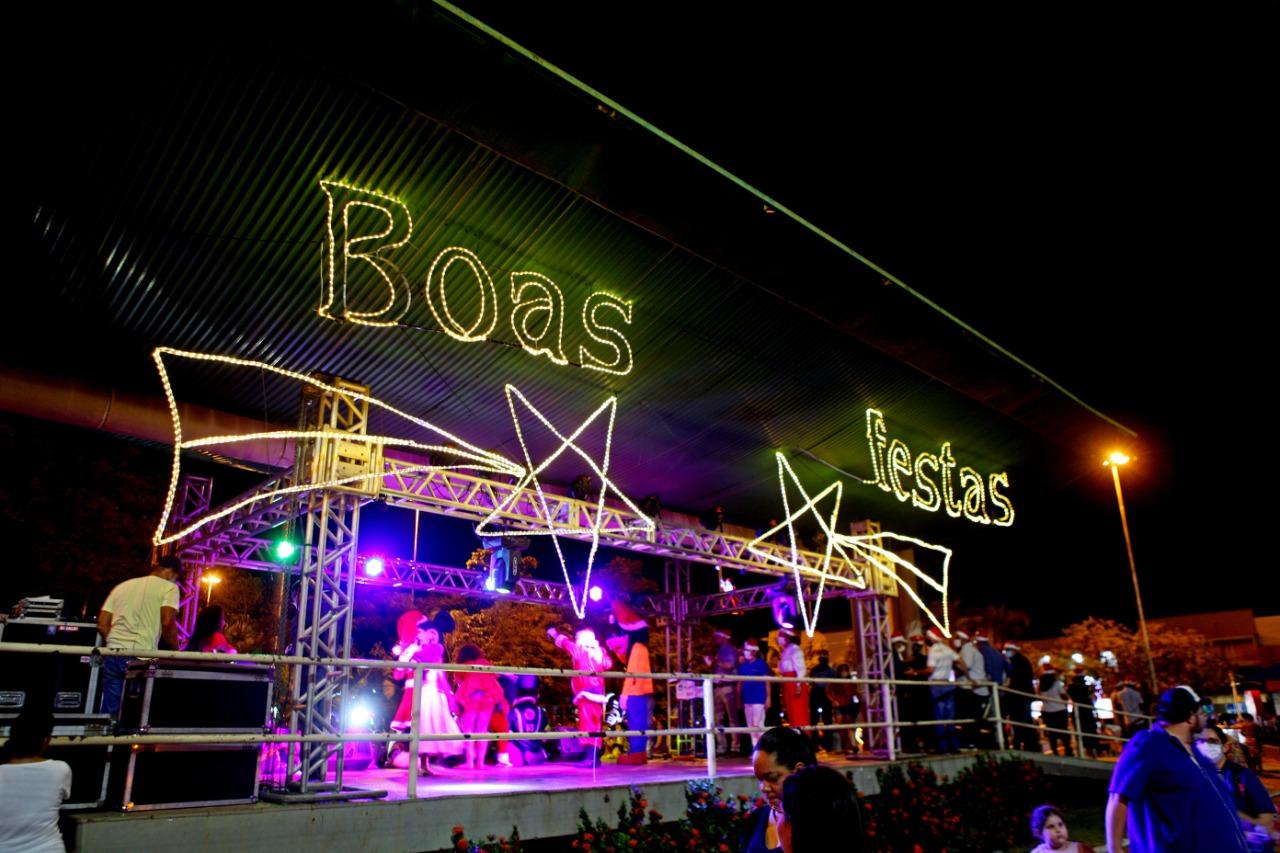 Prefeito inaugura decoração natalina de Três Lagoas