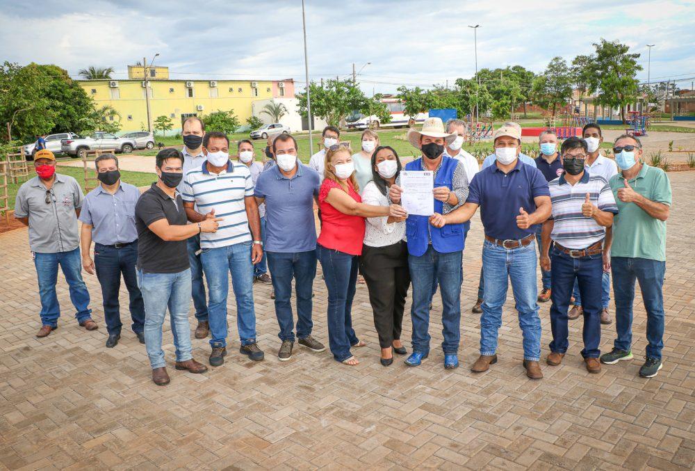 Prefeito Angelo Guerreiro autoriza emplacamento das ruas do bairro Set Sul